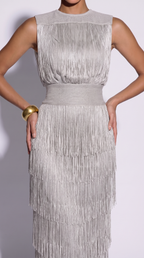 Aura | Vestido midi metalizado con flecos